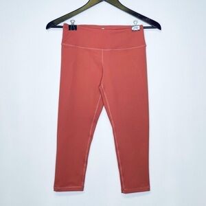 ❤️ BUFF BUNNY Clay Crop Legging Size Small B13